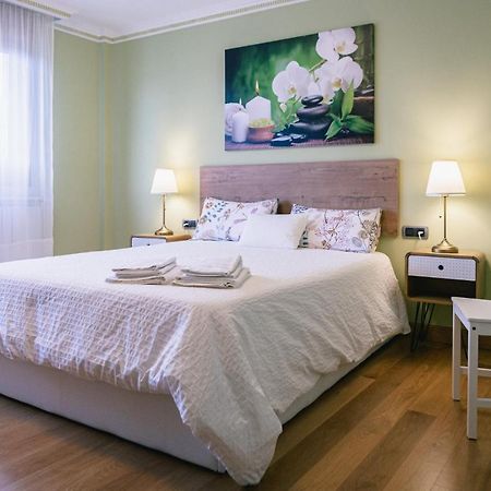 Alojamiento Urabain Apartment Allo Bagian luar foto
