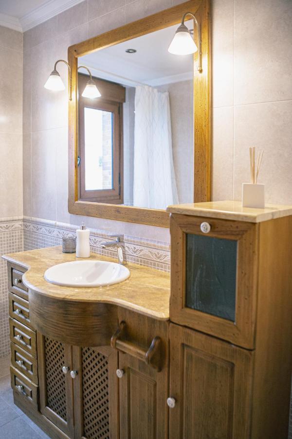 Alojamiento Urabain Apartment Allo Bagian luar foto