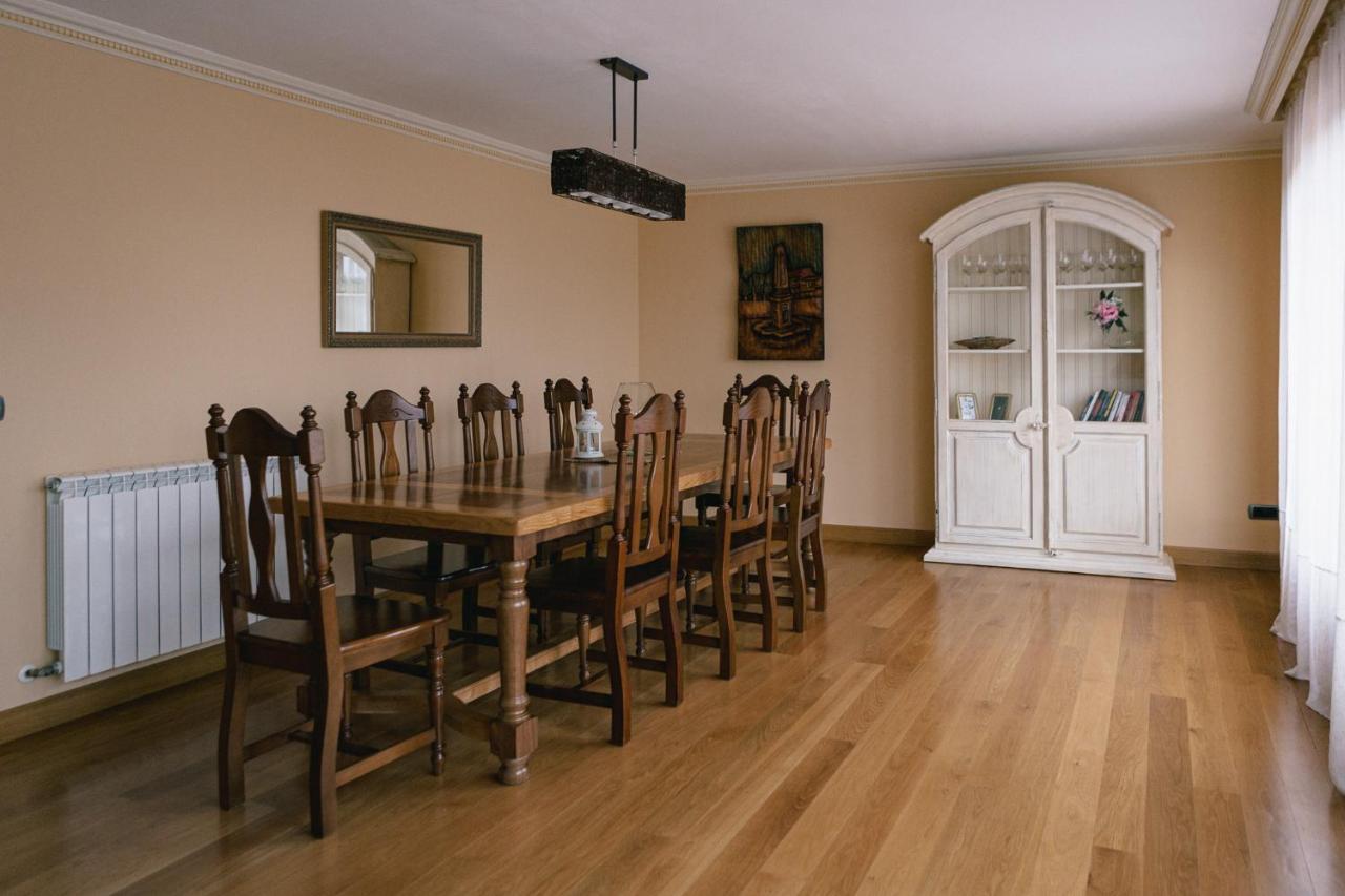 Alojamiento Urabain Apartment Allo Bagian luar foto