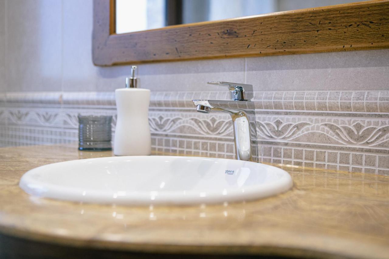 Alojamiento Urabain Apartment Allo Bagian luar foto