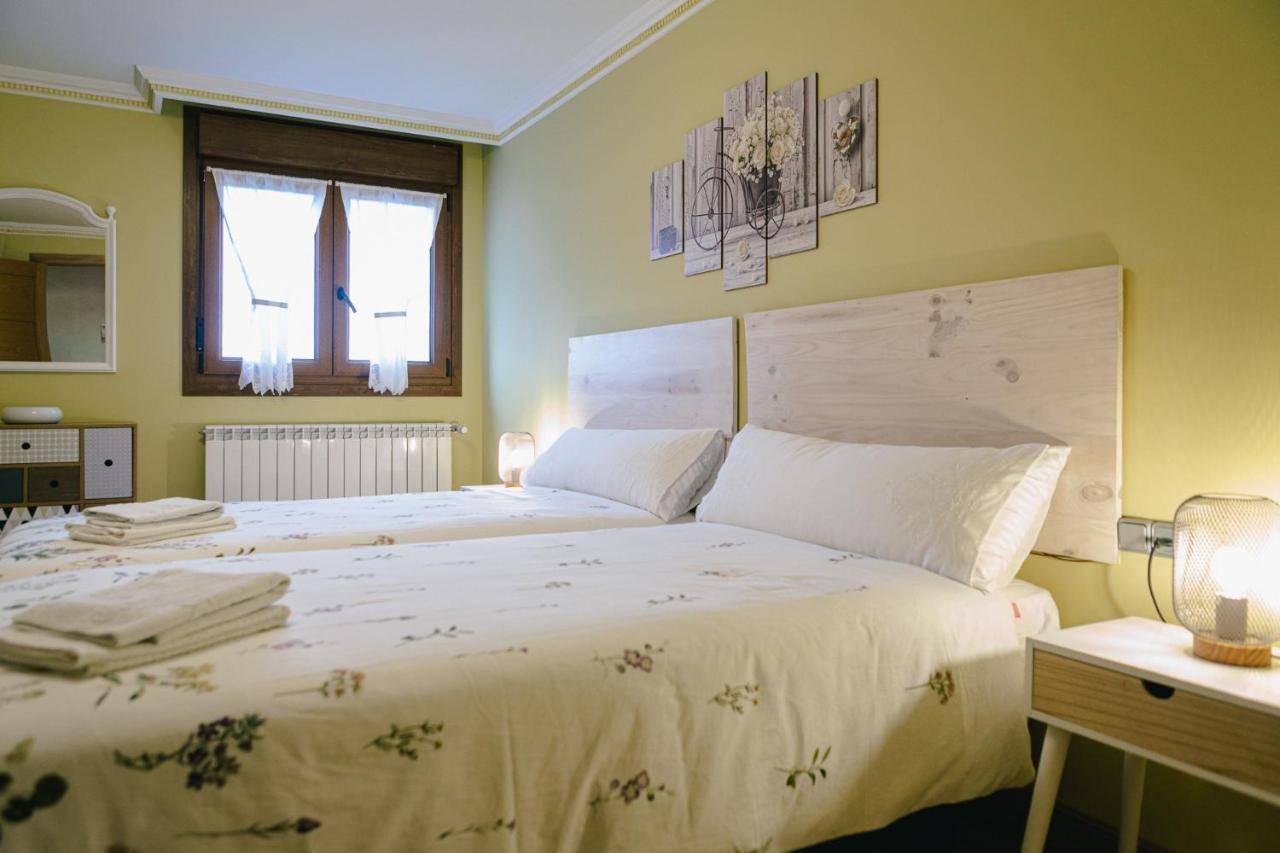 Alojamiento Urabain Apartment Allo Bagian luar foto