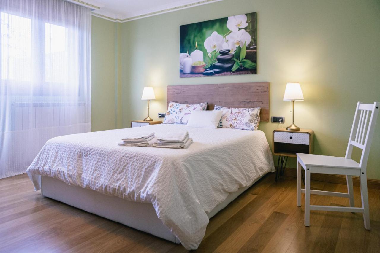 Alojamiento Urabain Apartment Allo Bagian luar foto