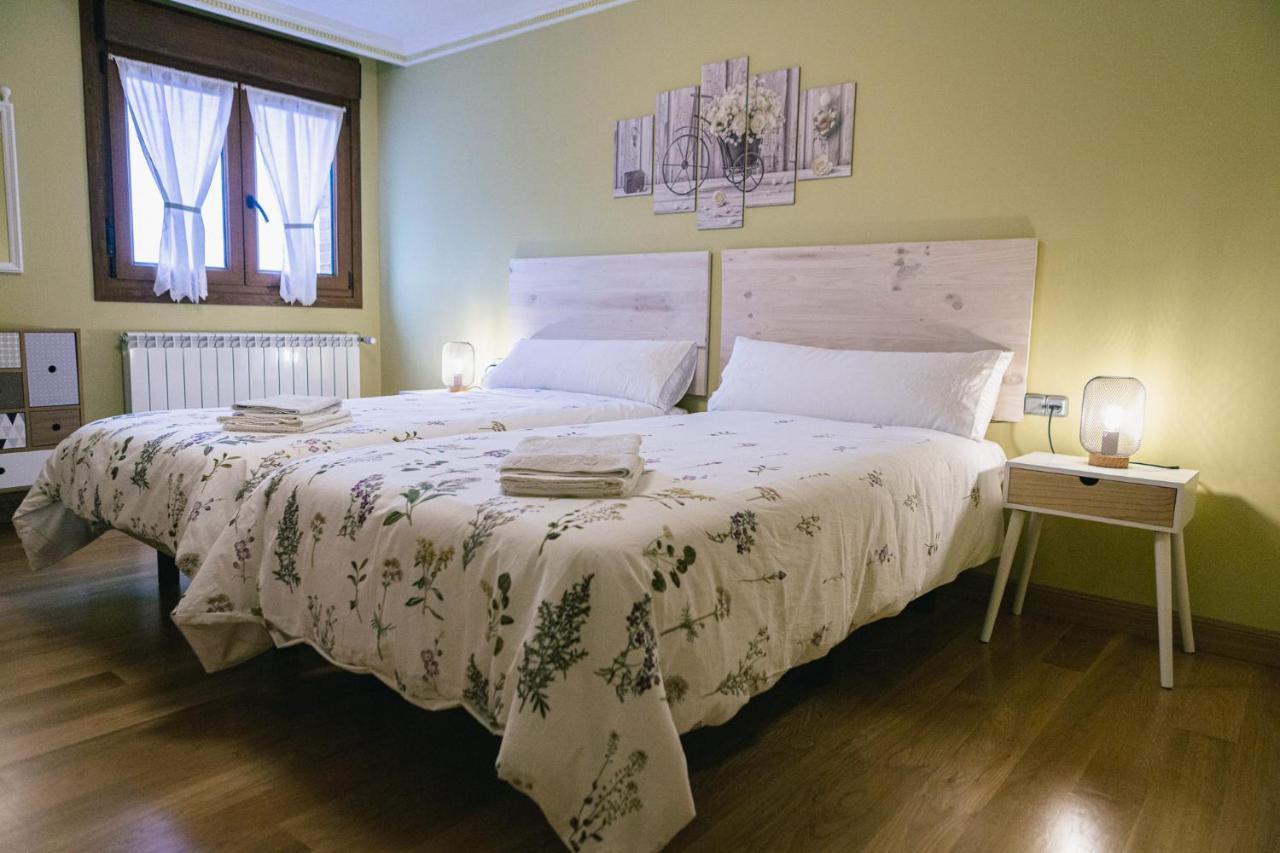Alojamiento Urabain Apartment Allo Bagian luar foto